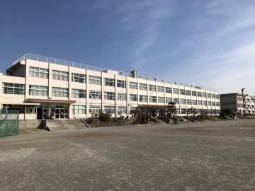 増戸小学校の外観