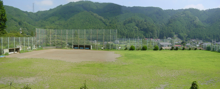 真夏の戸倉運動場