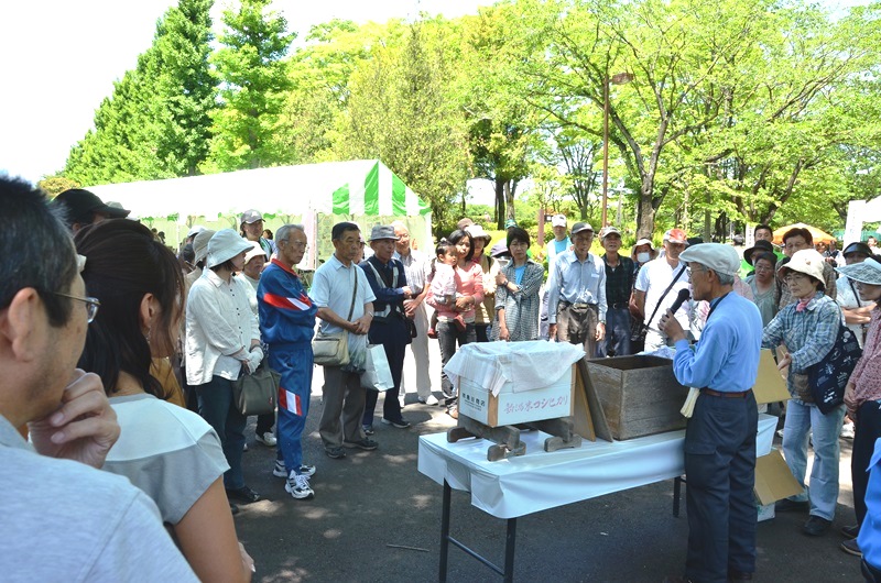 「ダンボール方式」の生ごみ処理講習会