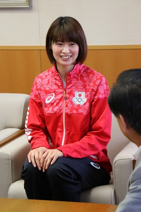 リオデジャネイロオリンピックバレーボールで活躍した木村沙織選手があきる野市を表敬訪問 あきる野市