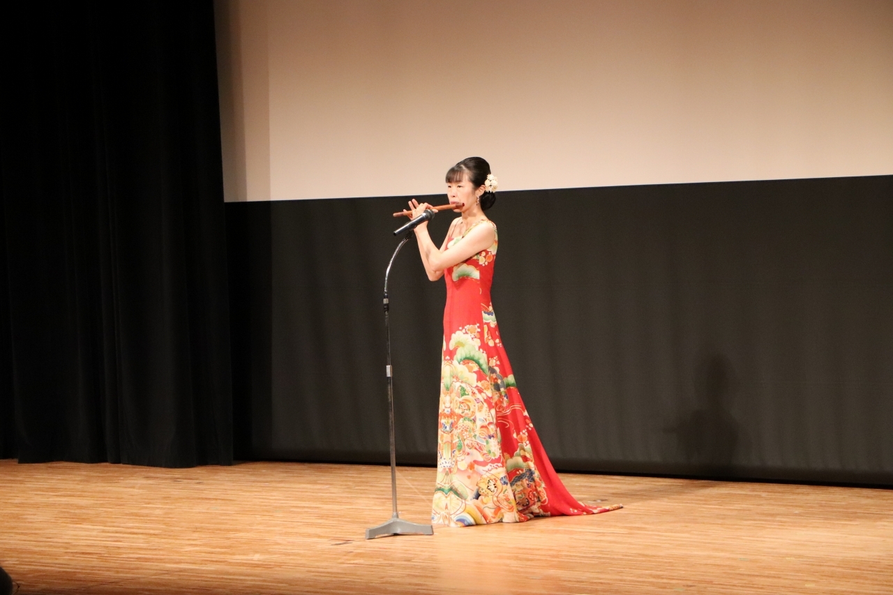 秋吉沙羅さんによる篠笛の国歌演奏