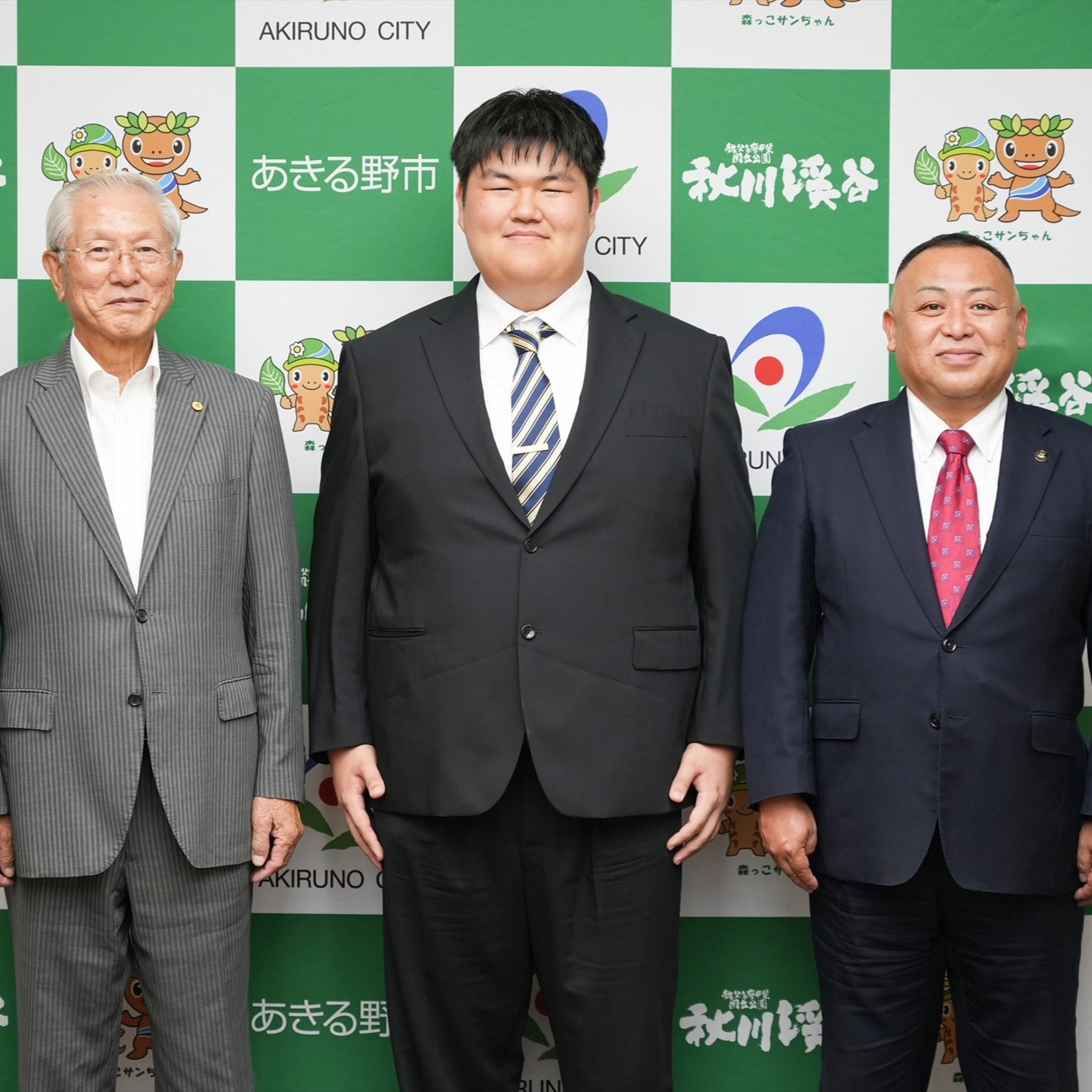 宮﨑慶仁朗選手（国民スポーツ大会相撲競技出場）が市長を表敬訪問